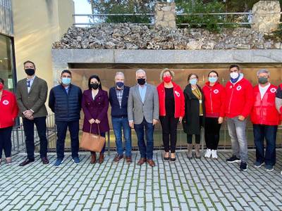 El alcalde visita la sede de Cruz Roja en Salou