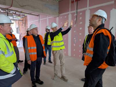 El alcalde visita las obras que transformarán la Antigua Aduana de Salou en nueva equipación turística que abrirá todo el año