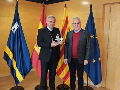 El Arzobispo de Tarragona Joan Planellas visita el Ayuntamiento de Salou