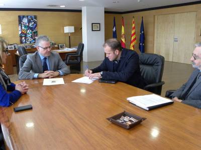 El Ayuntamiento de Salou entrega a la Iglesia Evangélica un cheque de 810 euros de la recaudación de la paella popular