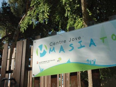 El Ayuntamiento de Salou firma un convenio con el Consejo Comarcal para impulsar el municipio el Programa de Garantía Juvenil de la Generalidad