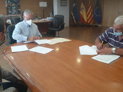 El Ayuntamiento de Salou firma un convenio con la Associació Gent de Mar para mantener y difundir la cultura y las tradiciones marineras y cooperar en los actos festivos locales