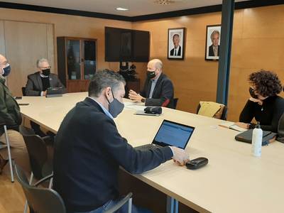El Ayuntamiento de Salou ha solicitado a las principales operadoras de telecomunicaciones que completen el despliegue de fibra óptica en las zonas y comunidades de vecinos del municipio que aún no tienen este servicio