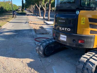 El Ayuntamiento de Salou lleva a cabo los trabajos de reparación de la acera en la Avenida del Batlle Pere Molas, para mejorar el acceso y la movilidad de las personas