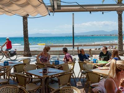 El Ayuntamiento de Salou permite pedir licencias para actividades de restaurante musical en todo el término municipal