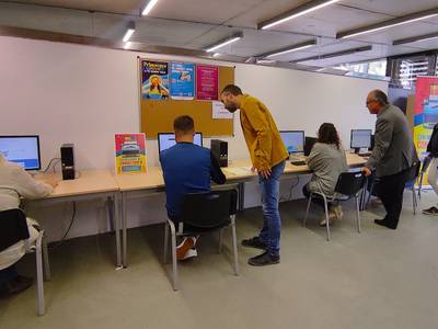 El Ayuntamiento de Salou pone en funcionamiento un nuevo servicio de asistencia personalizada en el uso de las nuevas tecnologías