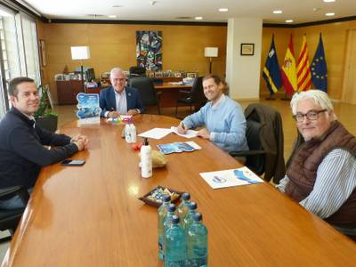 El Ayuntamiento de Salou renueva el convenio de colaboración con la Estación Náutica Costa Daurada - Nàutic Parc, para este 2022