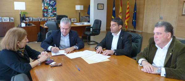 El Ayuntamiento de Salou y Cruz Roja Tarragona firman un nuevo convenio de colaboración