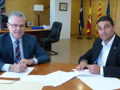 El Ayuntamiento de Salou y la Cruz Roja firman un convenio para ayudar a las familias con kits de apoyo social '