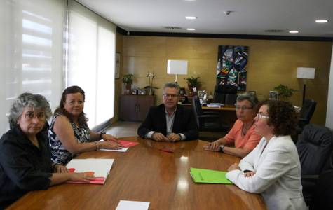 El Ayuntamiento firma un programa de colaboración con el Instituto de las Mujeres para luchar contra la violencia de género