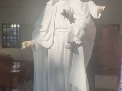 El Ayuntamiento renueva la imagen de la Virgen de Salou que permanece en la Iglesia de Santa María del Mar