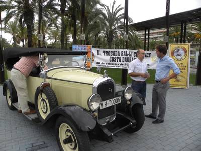 El Club de Vehículos clásicos de Salou organiza la segunda edición del 'Rally clásicos Costa Dorada'