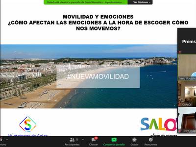 El concejal de Seguridad Ciudadana y Movilidad de Salou, David González, explica, en un ciclo de debates, las acciones de Salou para ser un destino sostenible y seguro, con más espacios para las personas