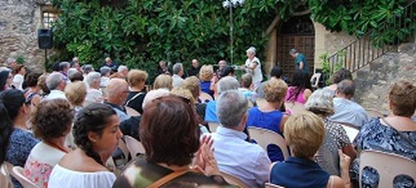 El cuarto Encuentro de escritores y músicos aragoneses, llena la Torre Vella de Salou