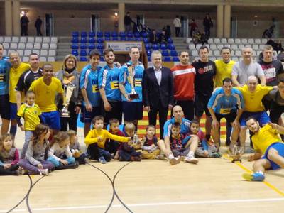 El equipo Ferrellar lleva el XVII torneo de las 24 horas de fútbol sala