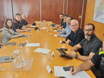 El Govern y los ayuntamientos de Salou y Cambrils impulsan un grupo de trabajo para combatir el 'top manta'