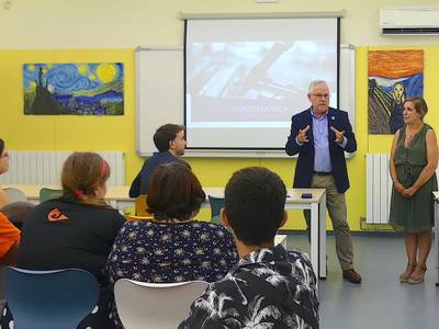 El Instituto Marta Mata de Salou inaugura nueva biblioteca
