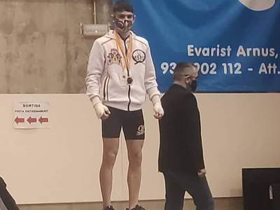 El joven salouense Hugo Extremera, del club FTT Salou, se proclama campeón de Catalunya de Artes Marciales Mixtas (MMA) Amateur 2021