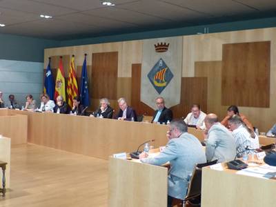 El ple de Salou insta a crear una comissió d’estudi per analitzar la posada en servei del Corredor Mediterrani