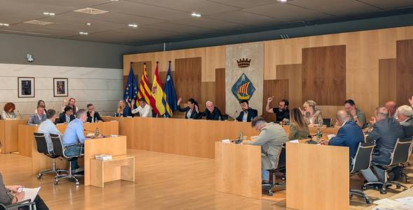 El Pleno de Salou aborda la vivienda, la gestión municipal, el patrimonio y el hermanamiento con Grosseto