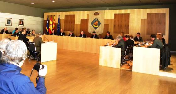 El pleno de Salou insta al Gobierno de la Generalitat a que liquide la deuda pendiente con los Ayuntamientos