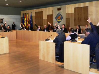 El pleno de Salou rechaza por unanimidad 'la imposición' del gobierno de la Generalitat de alargar el Consorcio del CRT