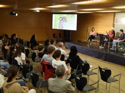 El RallyRACC difunde los avances tecnológicos y los valores del deporte a los alumnos de bachillerato de Salou