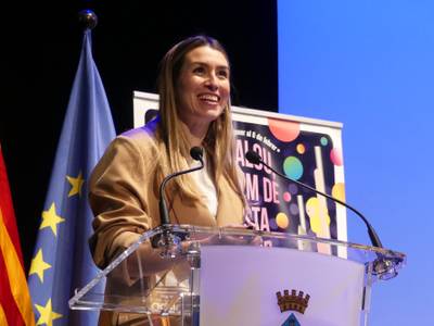 Eva Soriano se mete a Salou en el bolsillo con un pregón en forma de monólogo, lleno de vivencias en el municipio