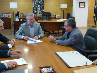 Firmado el convenio para la ordenación y adecuación del puerto deportivo de Salou