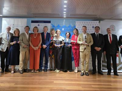 Granados entrega en Madrid el Premio Internacional de Periodismo a Ramón Vilaró, corresponsal de El País