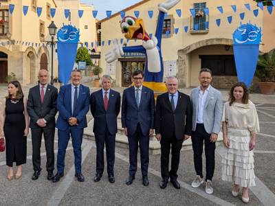 Illa reconoce, en el aniversario de PortAventura, que los municipios turísticos necesitan más financiación