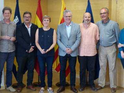 L’Ajuntament lliura el pin de plata a 3 treballadors de Salou pels seus 25 anys de servei