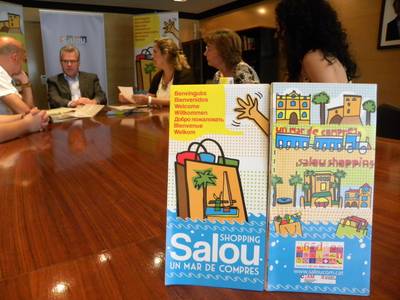 La Asociación 365 días Salou Vila Comercial inicia la campaña 'Shopping Salou, un mar de compras'