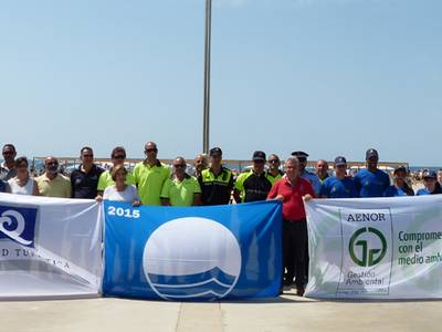 La Bandera Azul, las Q de calidad y las ISO 14.001 ya ondean en las playas del municipio