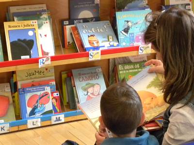 La Biblioteca de Salou ofrece un servicio on-line para la consulta de su catálogo y para préstamos de libros electrónicos