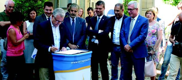La capital de la Costa Dorada firma el manifiesto institucional en apoyo de los Juegos del Mediterráneo 2017