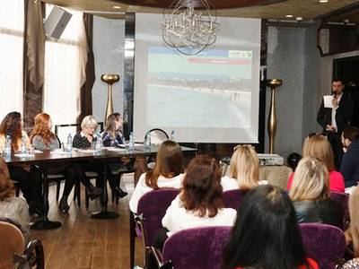 La capital de la Costa Dorada viaja a Bielorrusia para captar turismo familiar