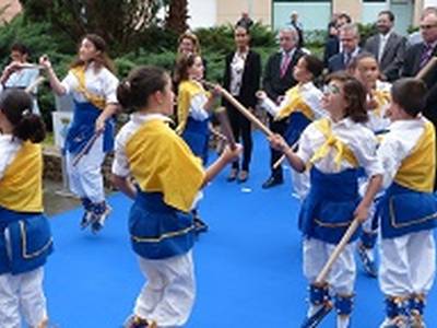 La celebración de la Diada en Salou reúne a entidades, asociaciones y partidos alrededor de la plaza del 11 de Septiembre