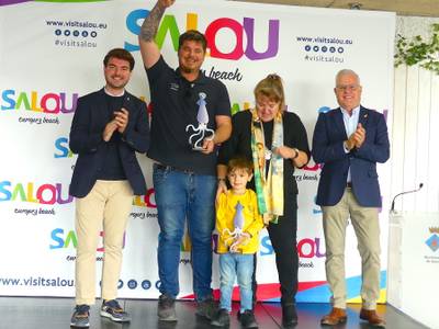 La embarcación 'Bruleo', de la patrona Fina López Pérez, gana el concurso de pesca de la XLVII Fiesta del Calamar de Salou