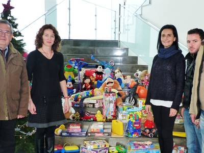 La Escuela de Música de Salou entrega por cuarto año consecutivo juguetes a Cáritas Salou