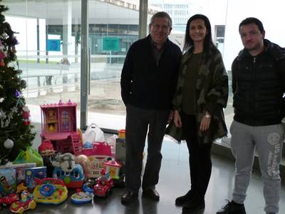 La Escuela Municipal de Música de Salou entrega por quinto año consecutivo juguetes a Cáritas Salou