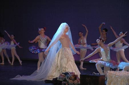 La Gala solidaria de la Escuela de Danza Sandra Rubí recauda más de 4.000 euros al TAS