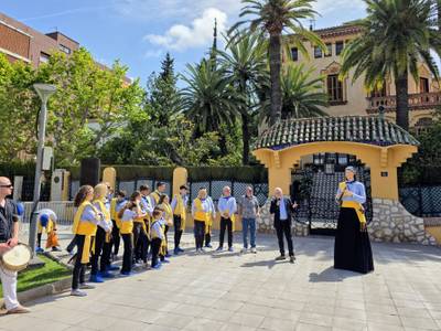 La 'gegantona' La Gralleta estrena vestuario y reafirma la identidad cultural de Salou