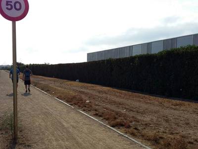 La Junta de Gobierno Local aprueba el proyecto de urbanización de la acera sur del vial de Cavet, frente al camping resort Sangulí