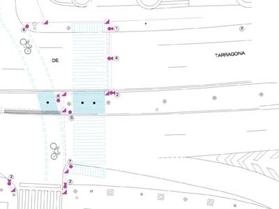 La Junta de Gobierno Local ha aprobado la implantación de un paso de peatones a la altura de la plaza de la Sardana
