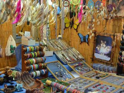 La Masía Catalana abre las puertas al Mercadillo de Artesanía a partir del domingo