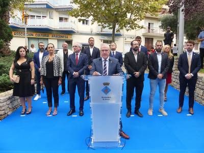 La ofrenda floral y las actuaciones de las entidades culturales protagonizan la celebración de la Diada del Onze de Setembre
