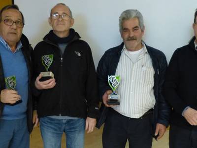 La pareja Royes-Trench, ganadores del Campeonato Local de Butifarra de Fiesta Mayor