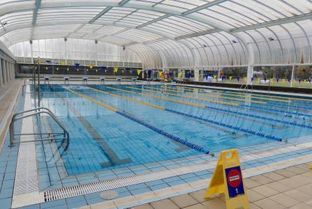 La piscina municipal de Salou reabre con un moderno sistema de climatización