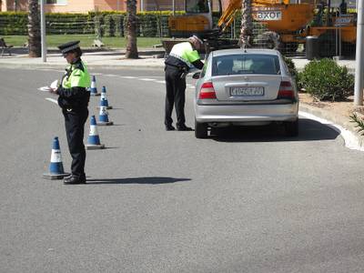 La Policía Local de Salou iniciará una campaña contra el alcohol y las drogas en la conducción
